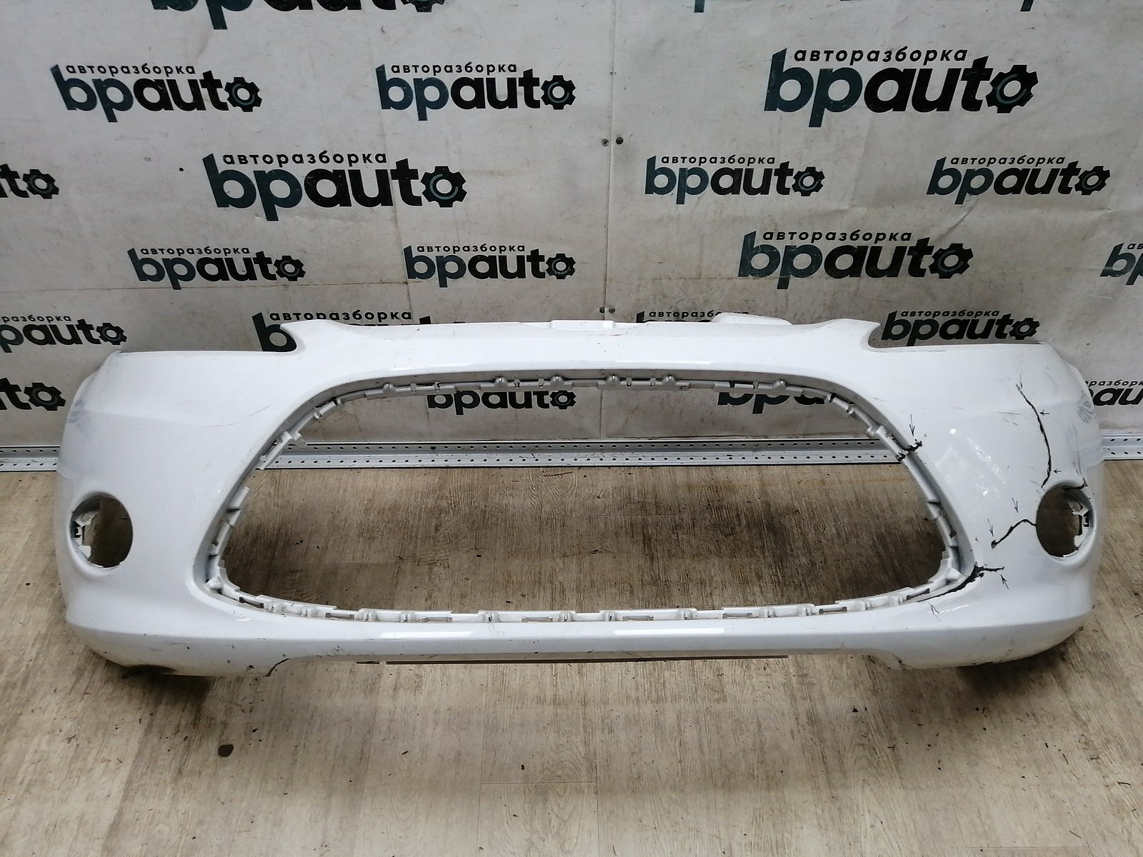 Пример детали Бампер передний; без паркт.; без омыват. (8A61-17K819); Ford Fiesta VI (2008-2013) /AA044360/ БУ; Оригинал; Р2, Удовлетворительное; 