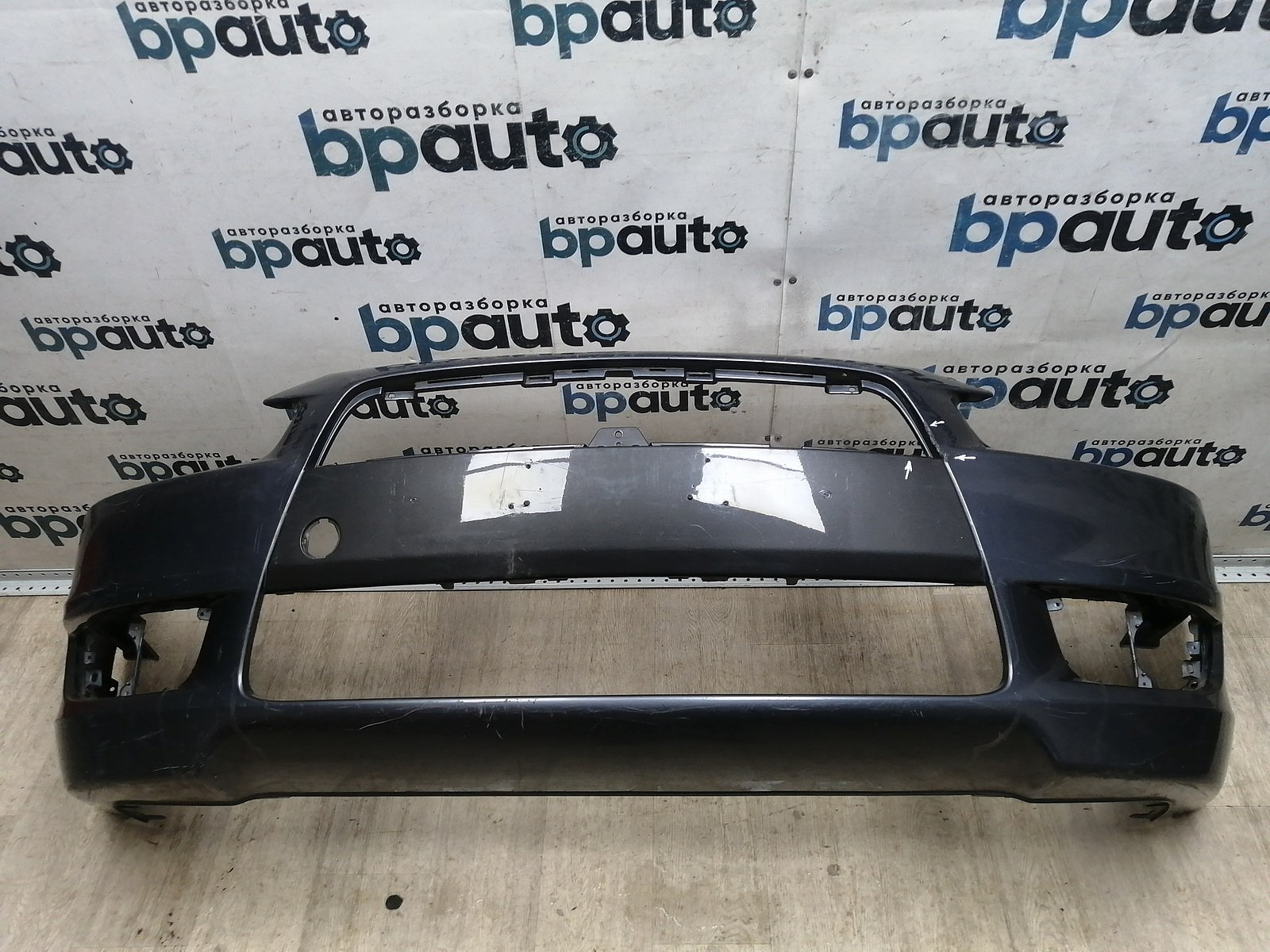 Пример детали Бампер передний, v1.5, v1.8, без отв. под расш.; без паркт.; без омыват. (6400B226229ZZ); Mitsubishi Lancer X Sedan (2007-2010), X Hatchback (2007-2010) /BA000250/ БУ; Оригинал; Р1, Мелкий дефект; 