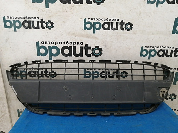 Фотография детали AA032267; Решетка переднего бампера (8A6117B968DB) для Ford Fiesta VI (2008-2013)/БУ; Неоригинал; Р1, Мелкий дефект; . Фото номер 1