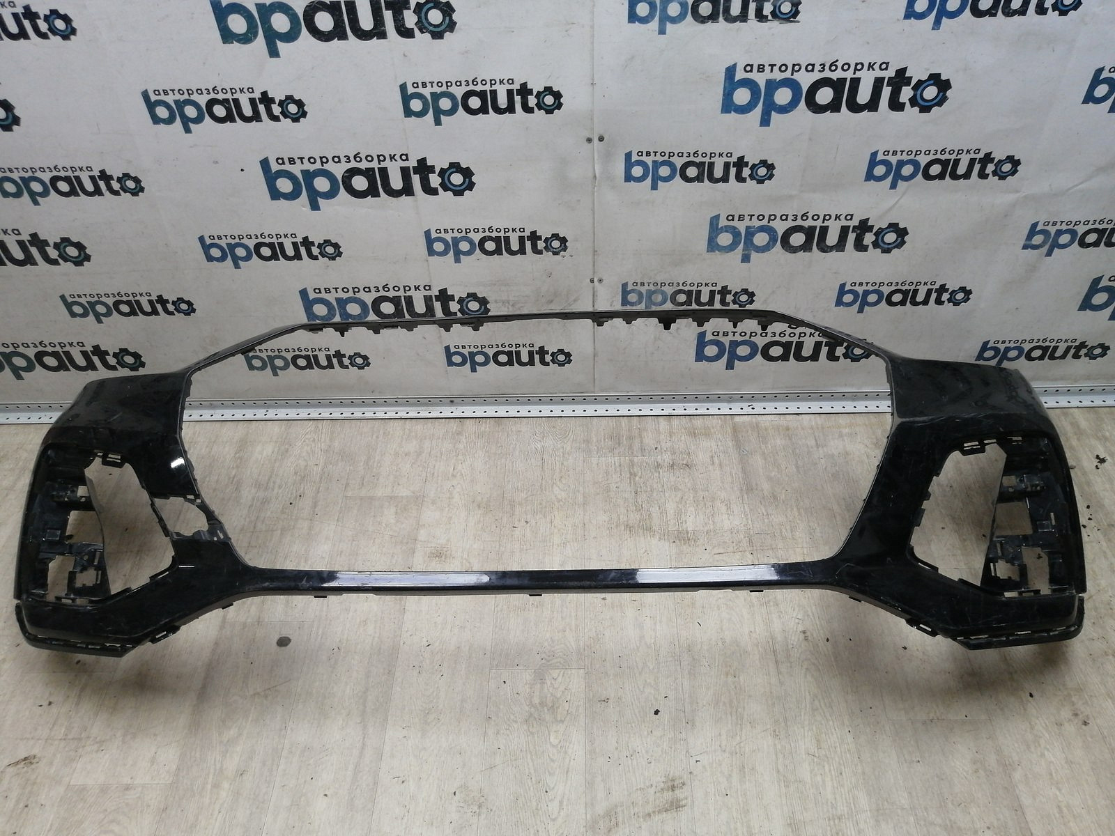 Фотография детали AA045383; Бампер передний; без омыват. (80A807437P) для Audi Q5 II рест. (2020-2025)/БУ; Оригинал; Р1, Мелкий дефект; . Фото номер 1