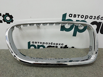 Фотография детали AA004543; Хром решетки радиатора правый (51137200728) для BMW 5 серия F10 F11/БУ; Оригинал; Р1, Мелкий дефект; . Фото номер 1