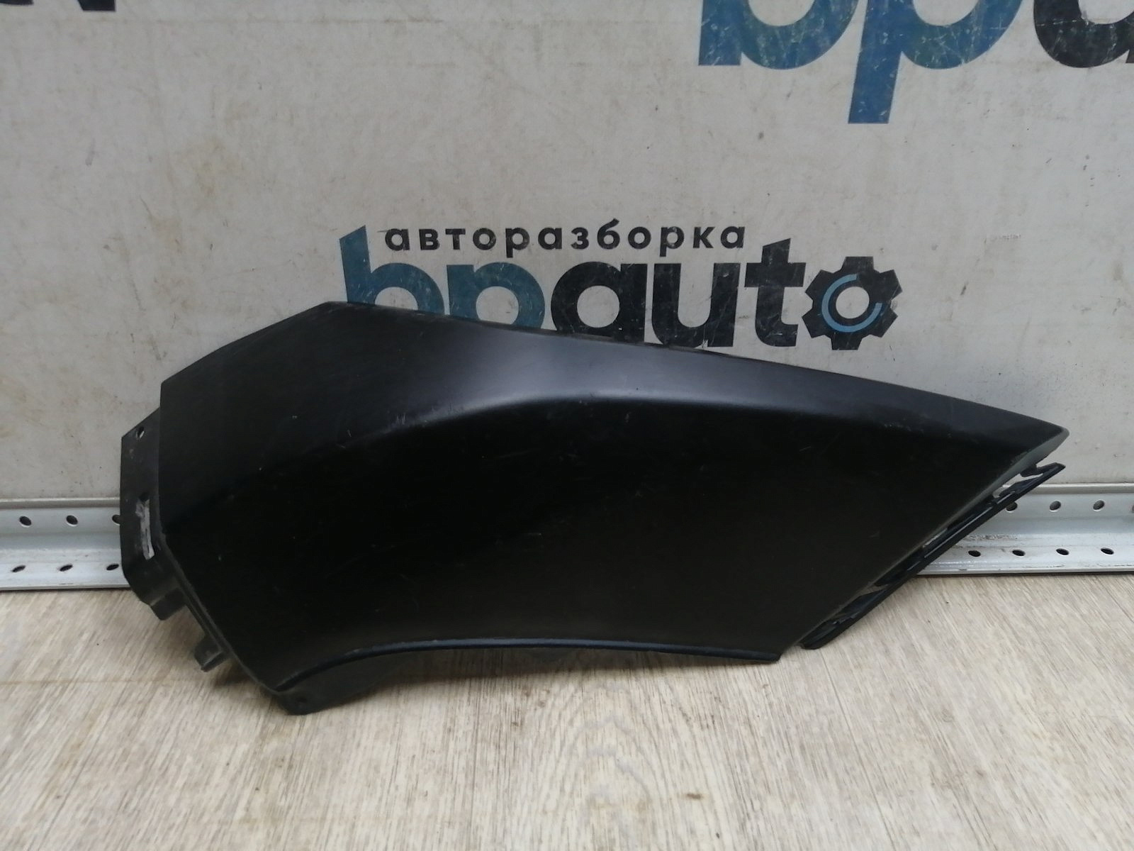 Фотография детали AA045456; Накладка переднего  бампера правая (80A807062F) для Audi Q5 II рест. (2020-2025)/БУ; Оригинал; Р1, Мелкий дефект; . Фото номер 1