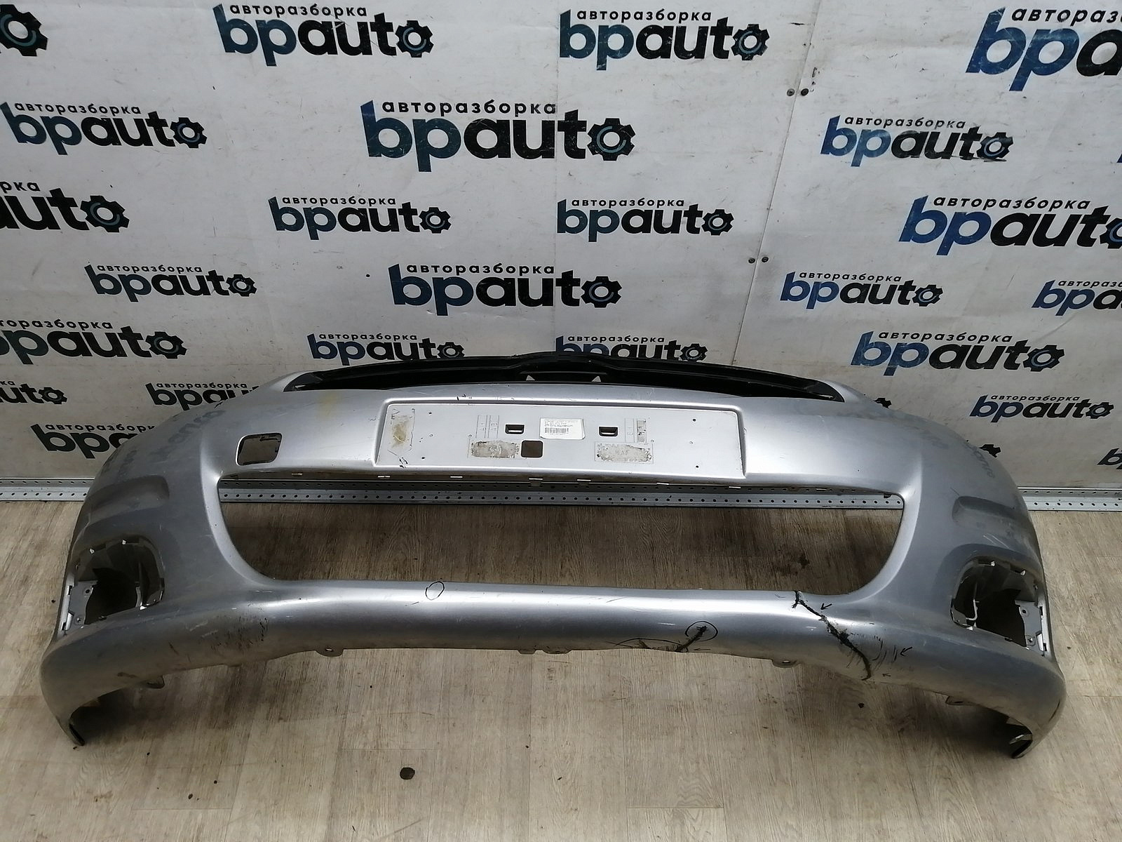 Пример детали Бампер передний; без паркт.; без омыват. (9676285080A); Citroen C4 II HB (2011-2016) /AA045304/ БУ; Оригинал; Р2, Удовлетворительное; 