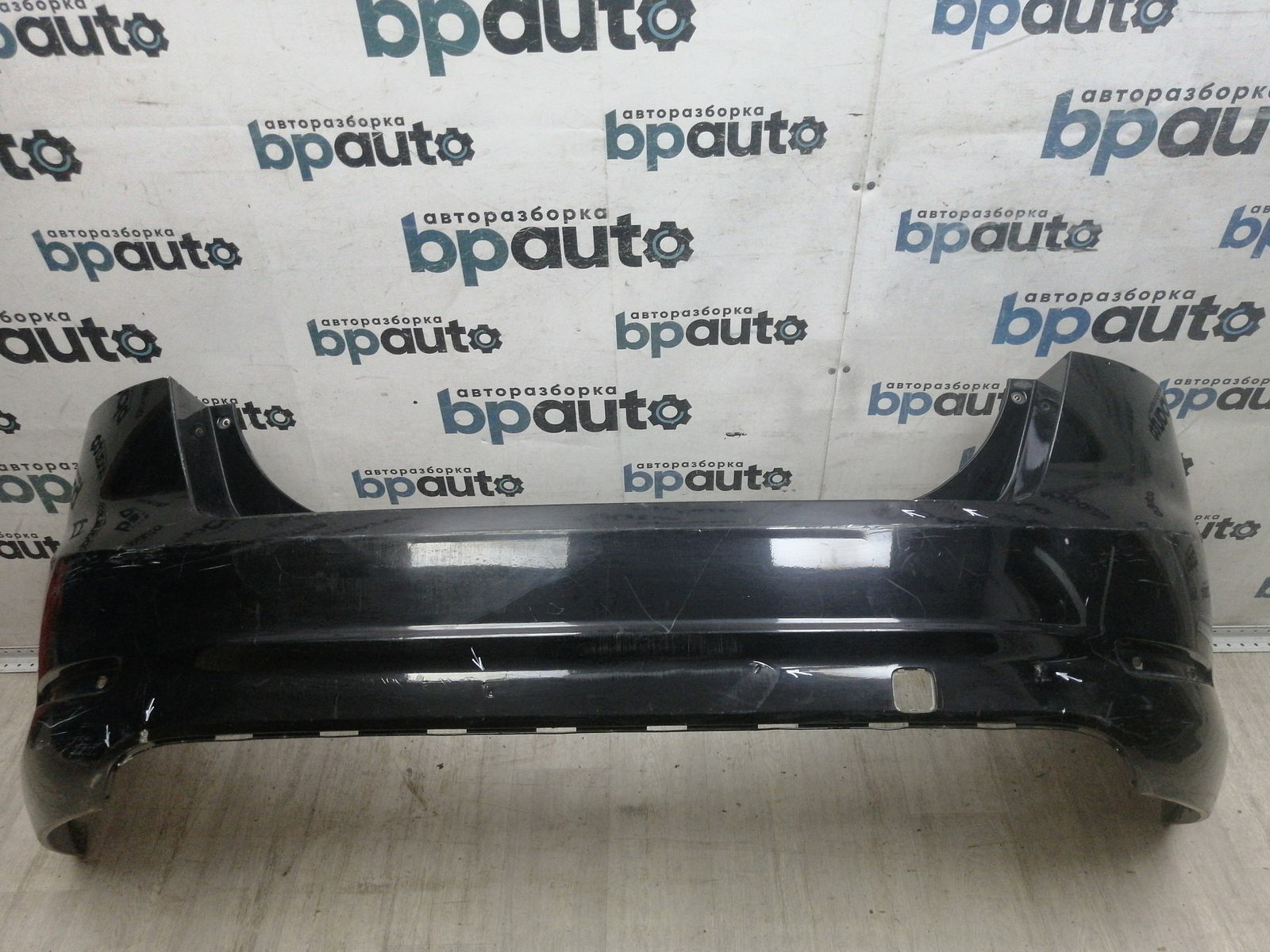 Пример детали Бампер задний; без паркт. (BS71-F17906-A); Ford Mondeo Sedan IV рест. (2010- 2014) /AA046257/ БУ; Оригинал; Р1, Мелкий дефект; ДхШхВ 2,07х0,8х0,6; 