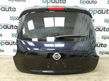 Пример детали Крышка багажника (K0100-1KAAD); Nissan Juke I (2010-2014), I рест. (2014-2019) /AA022350/ БУ; Оригинал; Р1, Мелкий дефект; B20, Темно-синий перламутр