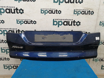 Пример детали Накладка на крышку багажника нижняя (BM51-N425A30A); Ford Focus III Wagon (2011- 2015), III Wagon рест. (2015- 2019) /AA036226/ БУ; Оригинал; Р1, Мелкий дефект; 
