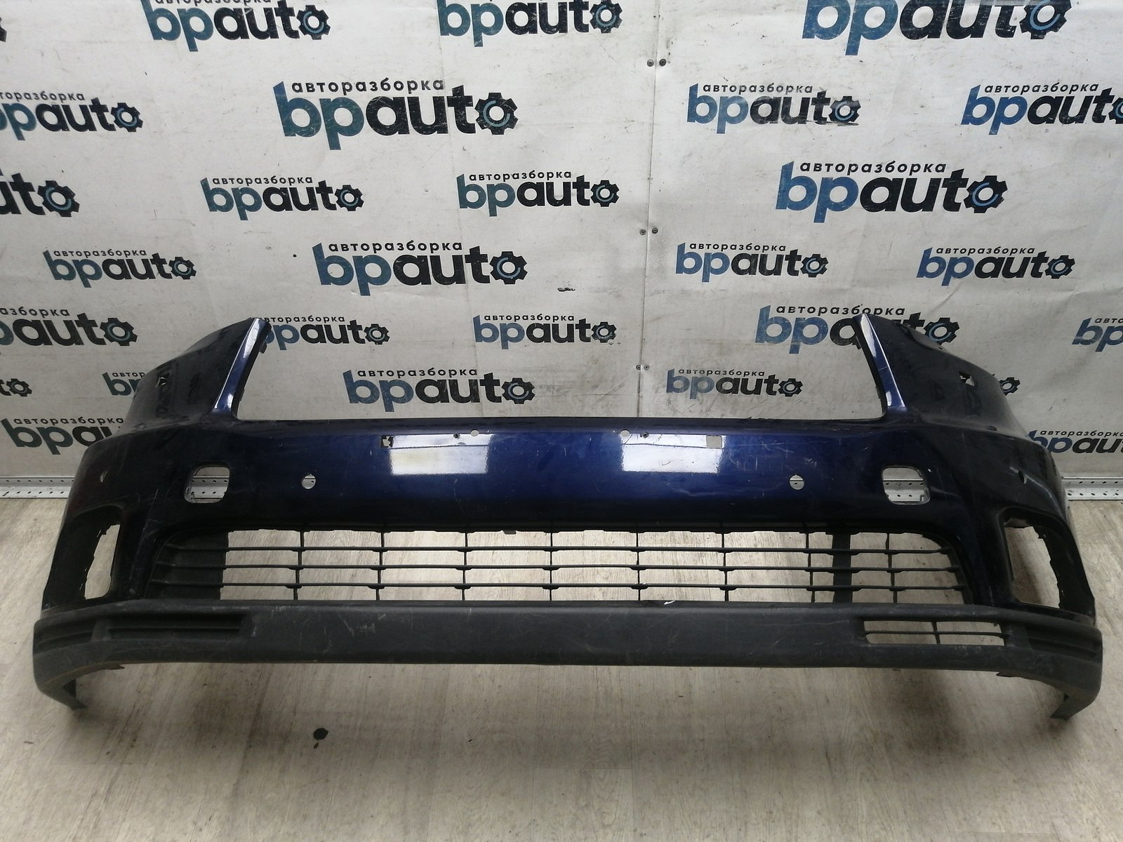 Пример детали Бампер передний; под паркт.; под омыват. (52119-0E220); Toyota Highlander III (2014 — 2016) /AA045947/ БУ; Оригинал; Р1, Мелкий дефект; ДхШхВ 1,89х0,72х0,63; 