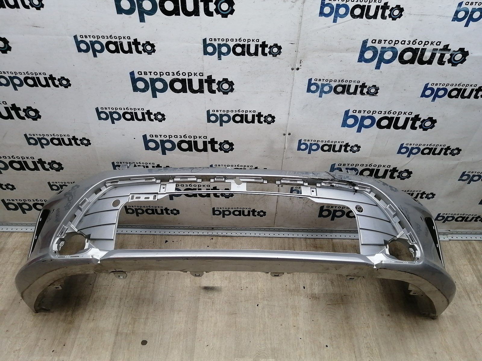 Пример детали Бампер передний; под паркт.; под омыват. (52119-06C40); Toyota Camry 55 рест. (2014 — 2017), 55 рест.2 (2017 — 2018) /AA045401/ БУ; Оригинал; Р2, Удовлетворительное; 