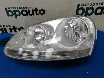 Пример детали Фара галоген левая, Светлый отраж. (1K6941005P); Volkswagen Golf V HB 5D (2003- 2008), V HB 3D (2003- 2008), V Wagon (2003- 2008), Jetta V (2005- 2010) /AA025065/ БУ; Оригинал; Р1, Мелкий дефект; 