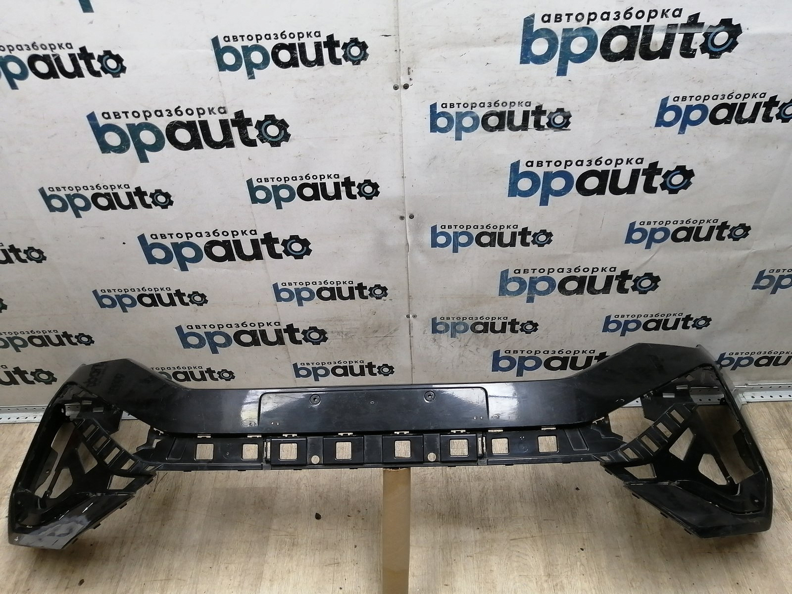 Пример детали Бампер передний; без паркт.; без омыват. (5CG807221B); Jetta VS5 I (2020-2022) /AA045374/ БУ; Оригинал; Р1, Мелкий дефект; 