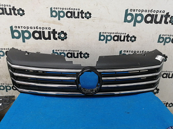 Пример детали Решетка радиатора (3AA853651); Volkswagen Passat B7 Wagon (2011- 2014), B7 Sedan (2011- 2014) /AA026921/ БУ; Оригинал; Р1, Мелкий дефект; 