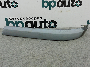 Фотография детали AA009984; Молдинг заднего бампера правый  (13138163) для Opel Astra/БУ; Оригинал; Р1, Мелкий дефект; . Фото номер 1