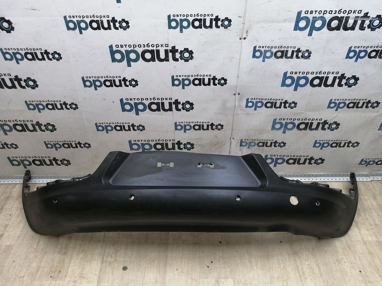 Пример детали Бампер задний; под паркт. (86611-3U000); Kia Sportage III (2010 - 2014), III рест. (2014 - 2016) /BA000124/ БУ; Оригинал; Р1, Мелкий дефект; 