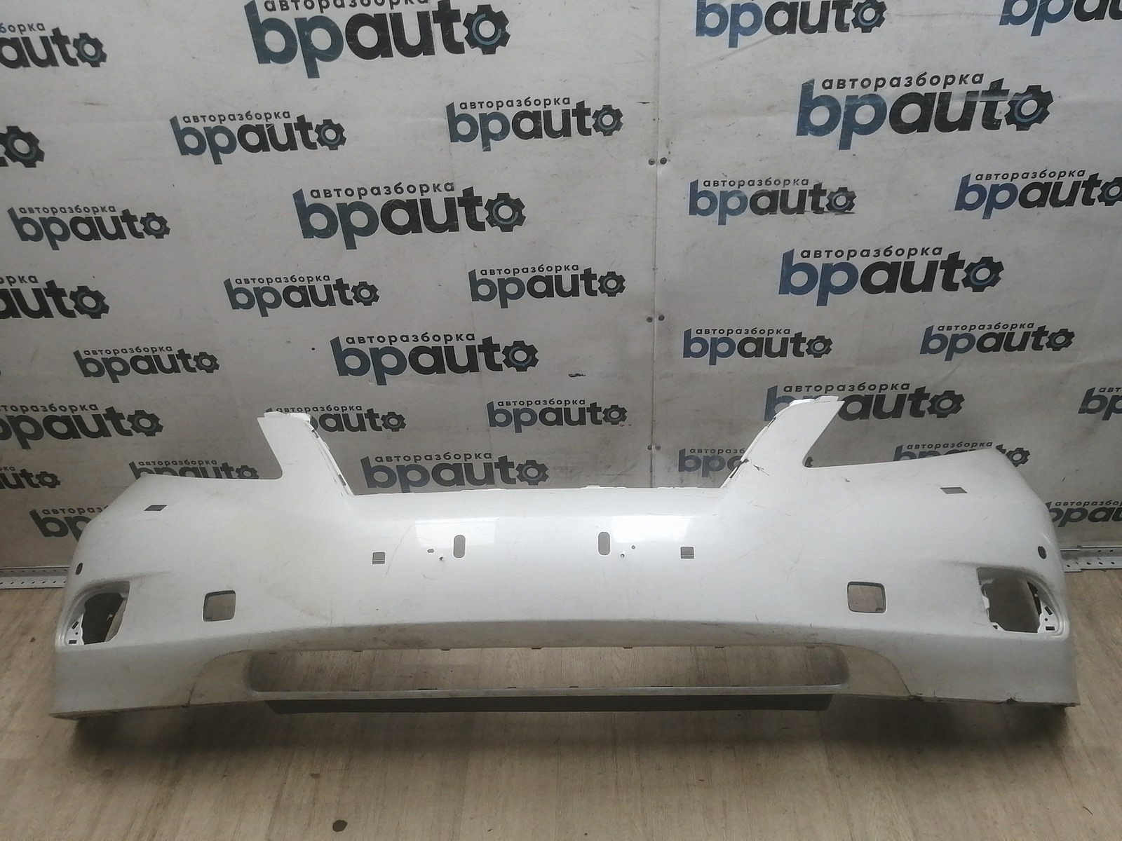 Пример детали Бампер передний; под паркт.; под омыват. (52119-48270); Lexus RX III (2009 — 2012) /AA046047/ БУ; Оригинал; Р1, Мелкий дефект; ДхШхВ 1,96х0,59х0,54; 