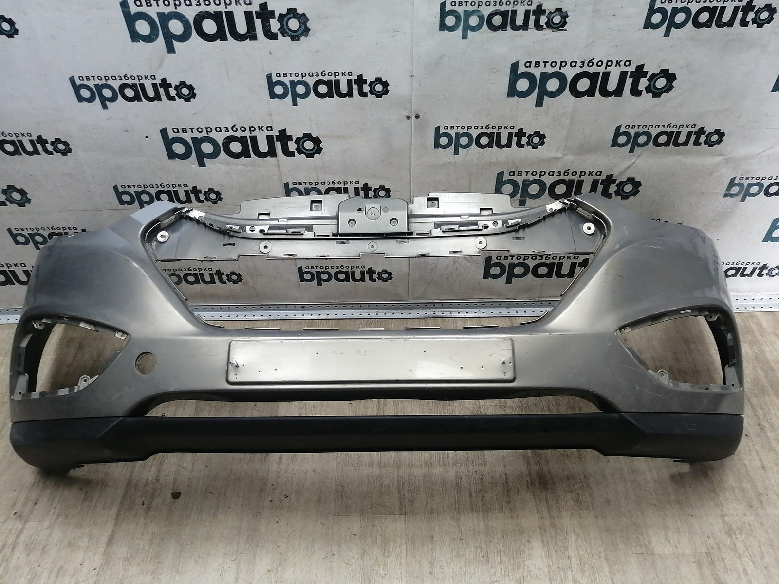 Пример детали Бампер передний; без паркт.; без омыват. (86511-2Y000); Hyundai IX35 (2010-2013), рест. (2013-2015) /AA044302/ БУ; Оригинал; Р1, Мелкий дефект; 