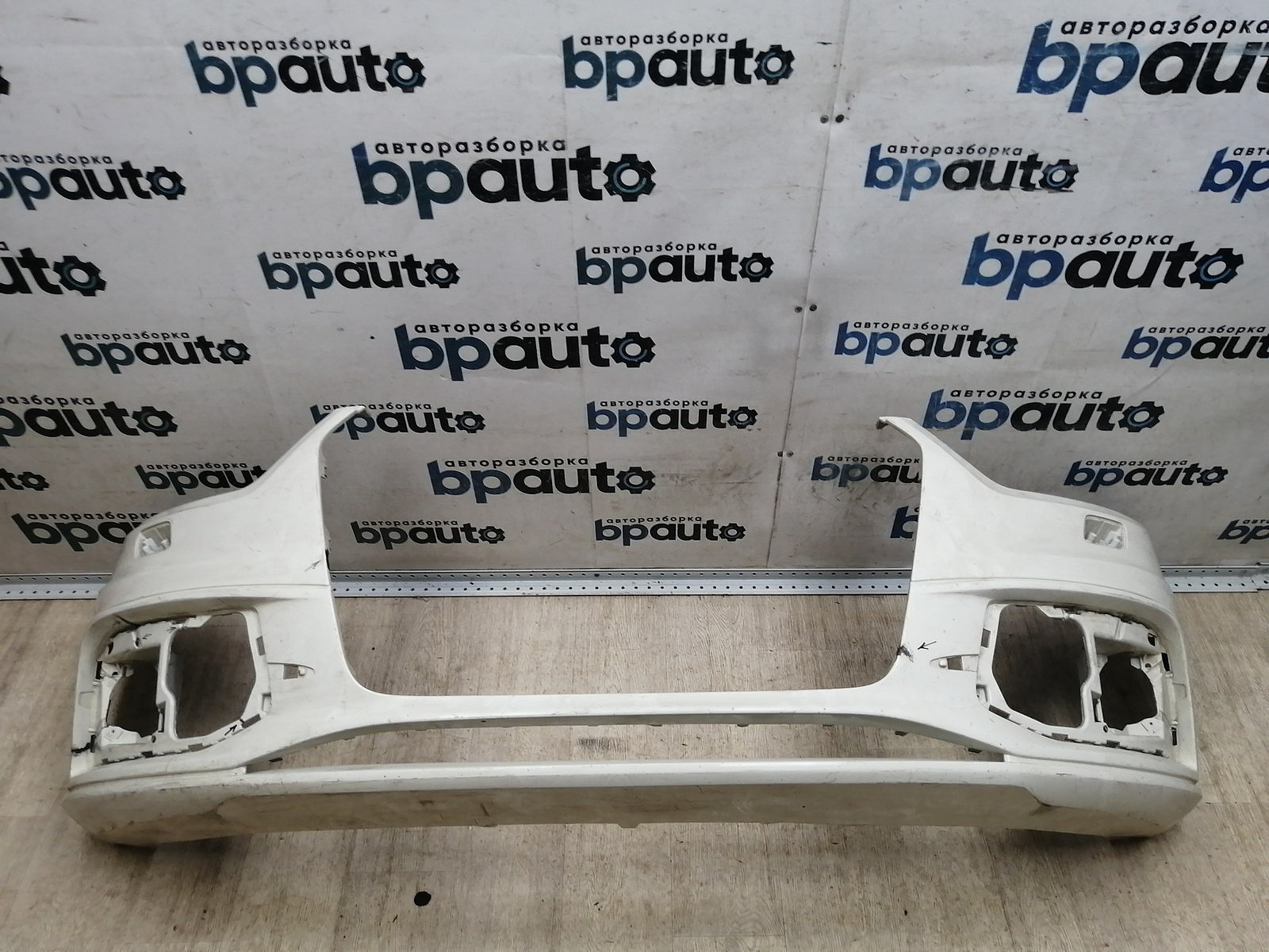 Пример детали Бампер передний,&nbsp;&nbsp;S-line; без паркт.; под омыват. (8U0 807 437 D); Audi Q3 I (2011-2014) /AA045811/ БУ; Оригинал; Р1, Мелкий дефект; 