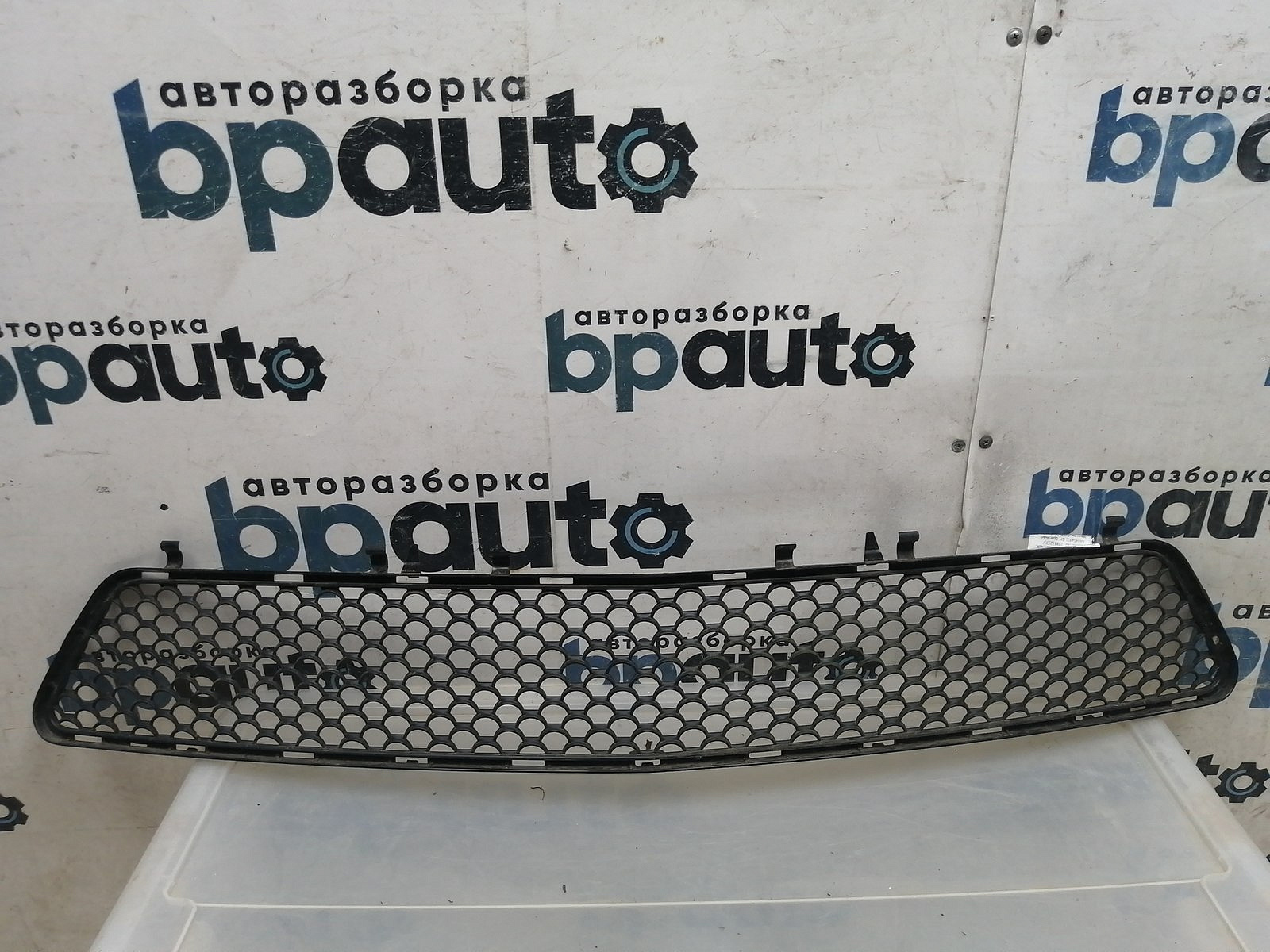 Фотография детали AA045493; Решетка переднего бампера, AMG (A2128851253) для Mercedes-Benz E-klasse W212 S212/БУ; Оригинал; Р1, Мелкий дефект; . Фото номер 1