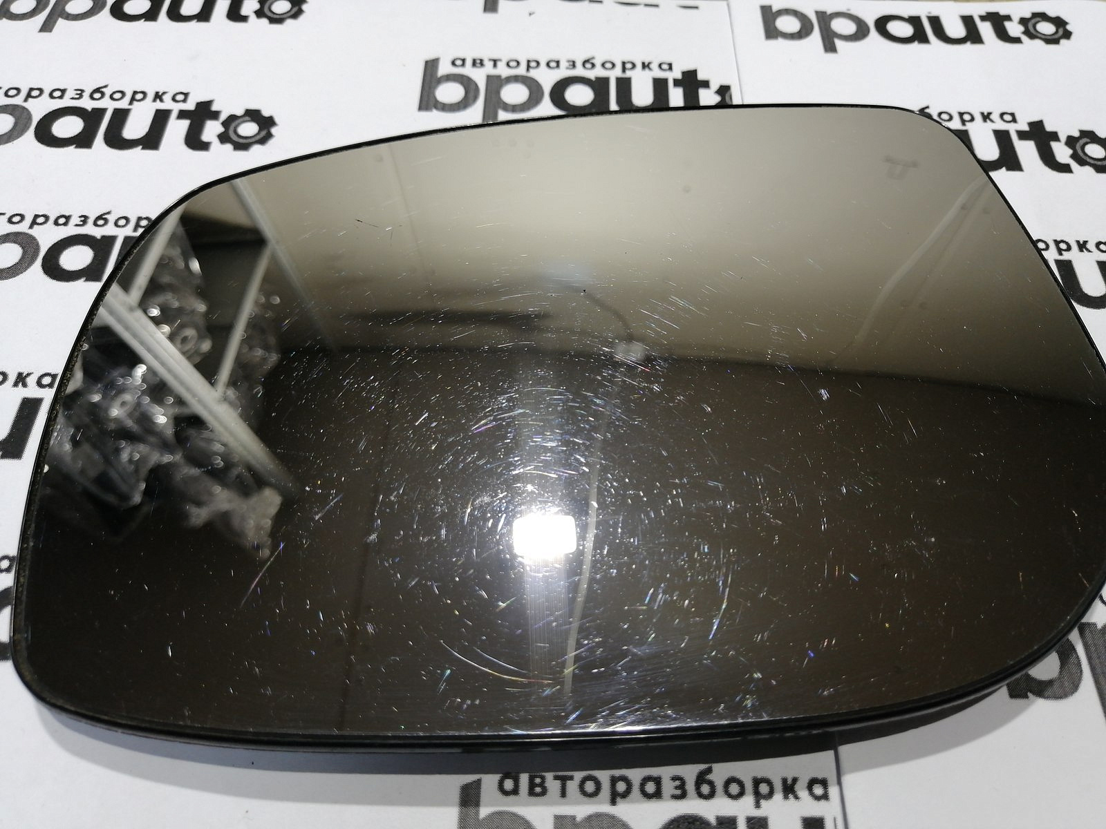 Пример детали Зеркальный элемент левый (87909-0D260); Toyota Yaris HB II (2006- 2009), HB II рест. (2009- 2011) /AA045097/ БУ; Оригинал; Р1, Мелкий дефект; 