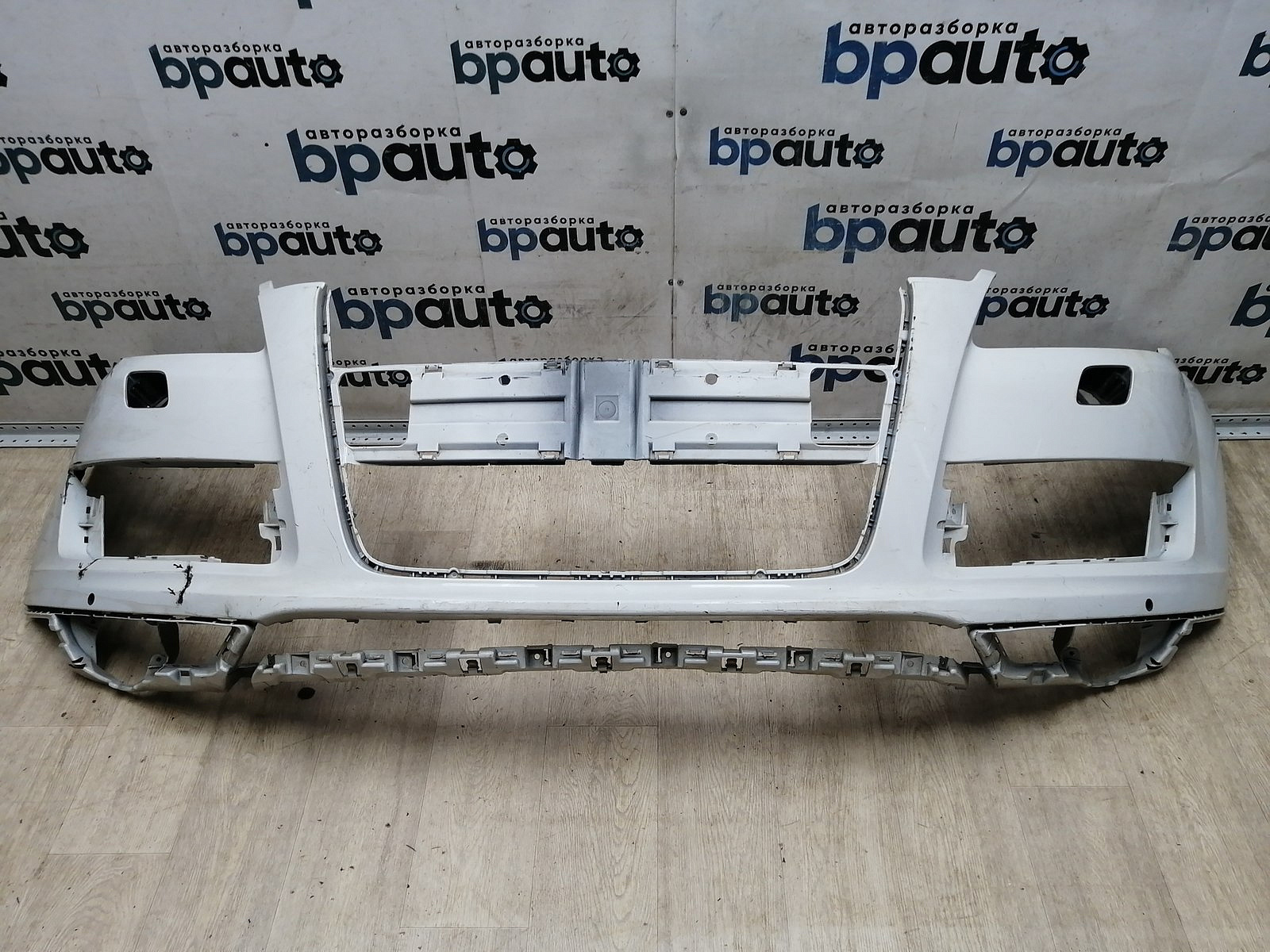 Пример детали Бампер передний; под паркт.; под омыват. (4L0 807 437 H); Audi Q7 I рест. (2010-2015) /AA045516/ БУ; Оригинал; Р2, Удовлетворительное; 