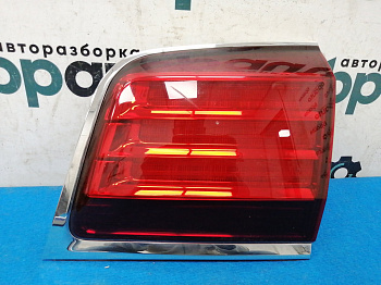 Пример детали Фонарь в крышку багажника правый (81580-60210); Lexus LX570, LX450D (2008 — 2011) /AA015289/ БУ; Оригинал; Р1, Мелкий дефект; 