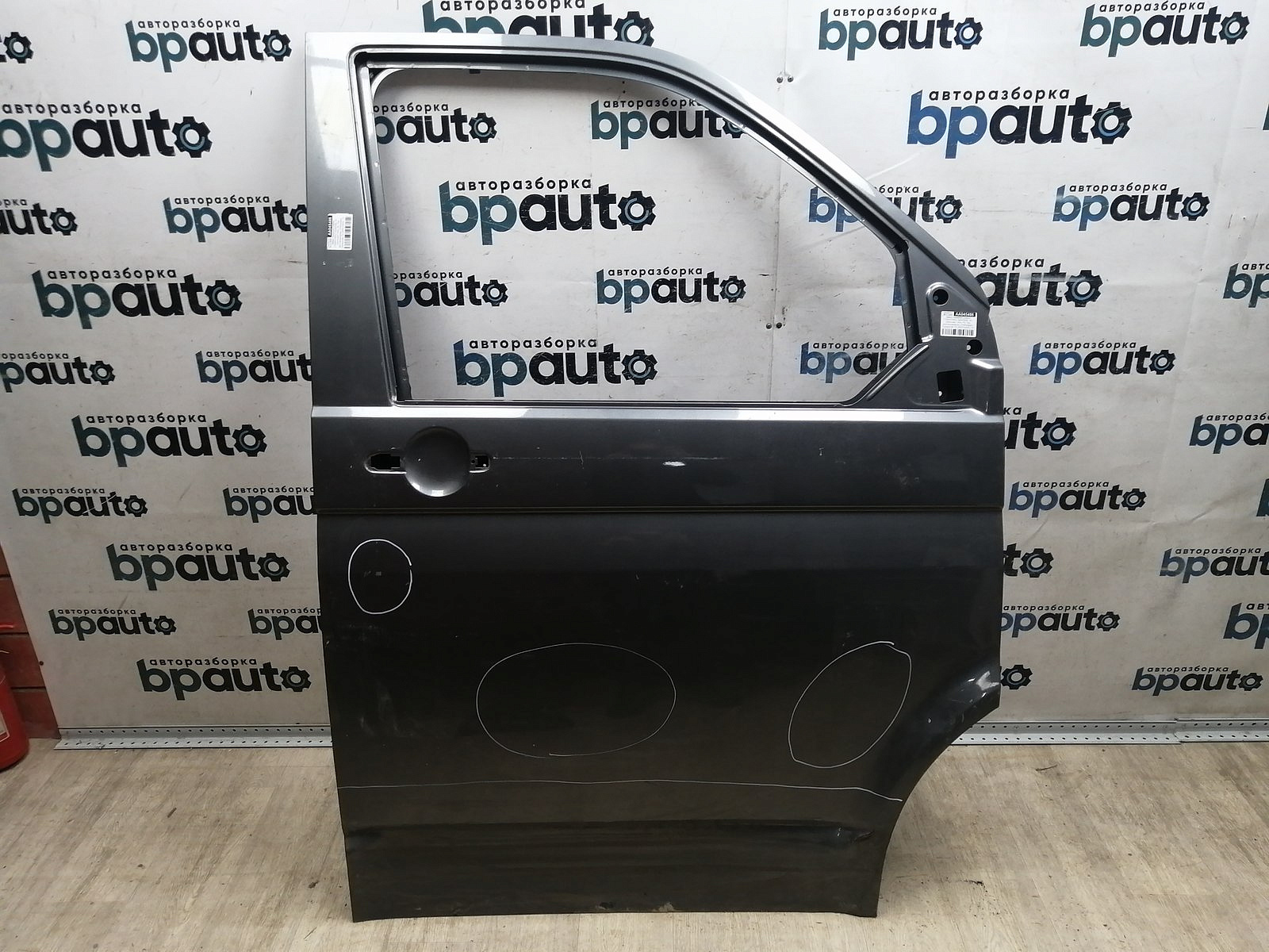 Пример детали Дверь передняя правая (7H0831056); Volkswagen Transporter T5 (2003-2009), T5 рест. (2009-2015), Caravelle T5 (2003-2009), T5 рест. (2009-2015) /AA045486/ БУ; Оригинал; Р3, Под восстановление; 