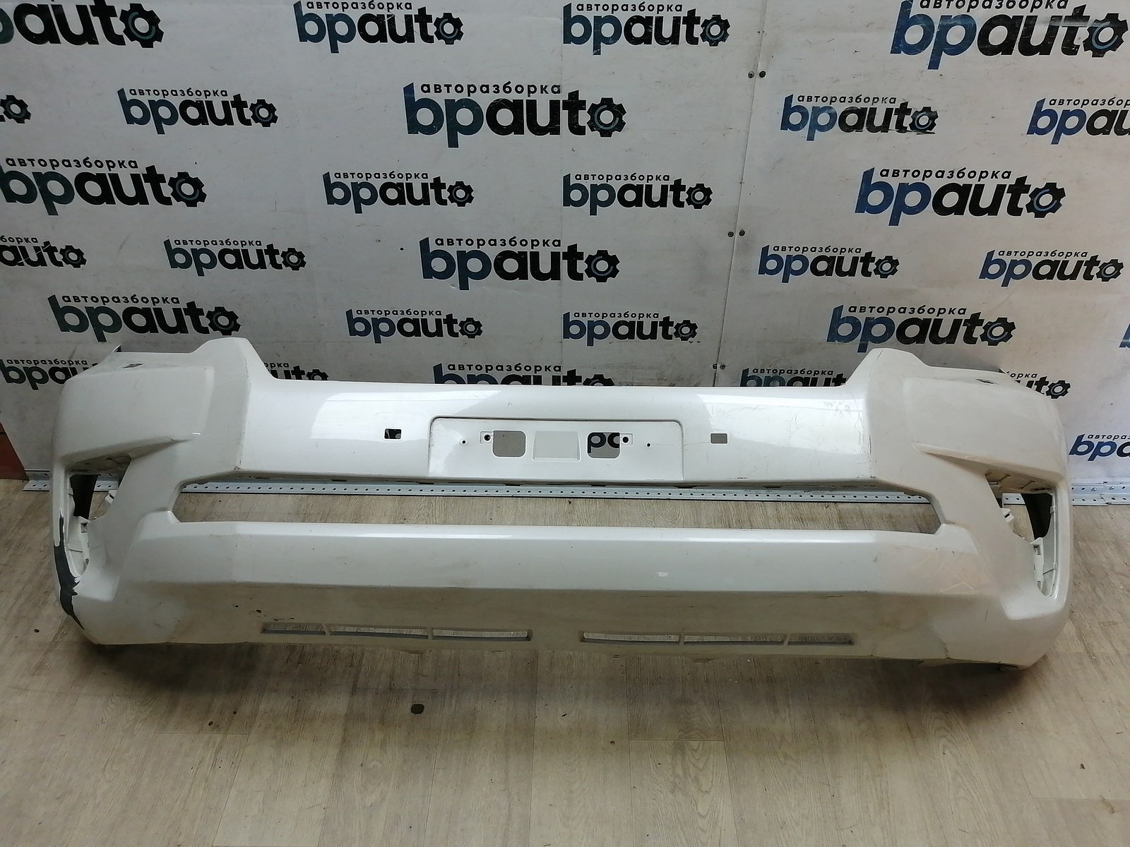 Пример детали Бампер передний; без паркт.; под омыват. (52119-6B984); Toyota Land Cruiser Prado 150 рест.2 (2017- 2020) /AA044837/ БУ; Оригинал; Р1, Мелкий дефект; 