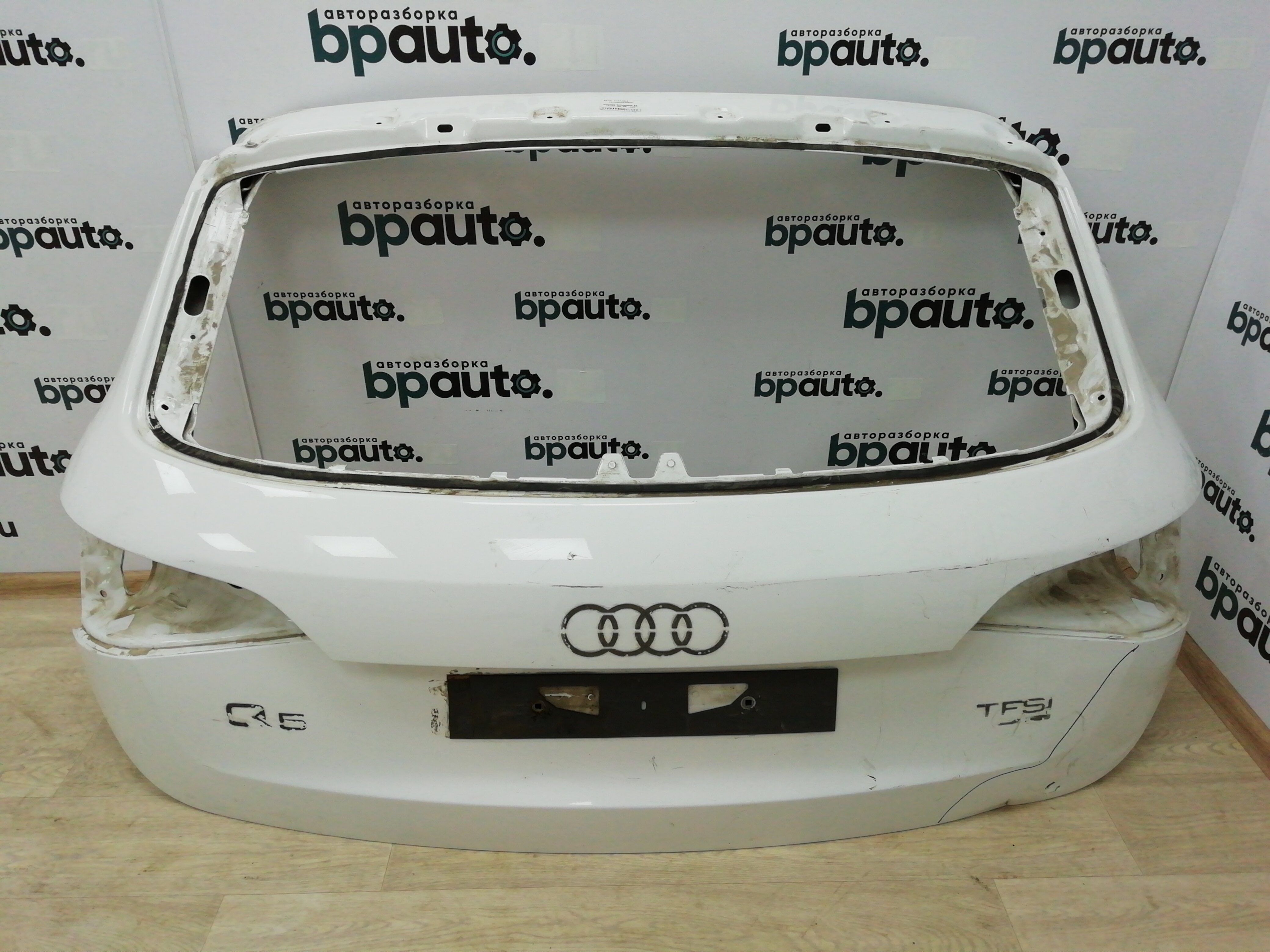 AA000391; Крышка багажника, алюминий () для Audi Q5/БУ; Оригинал; Р2, Удовлетворительное; 