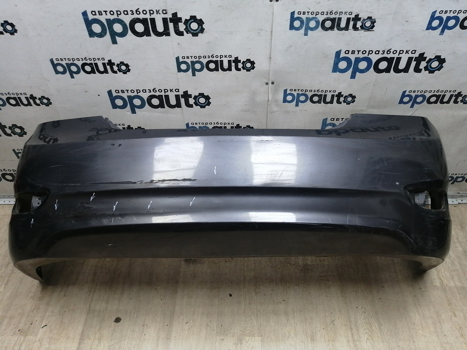 Пример детали Бампер задний; без паркт. (86611-4L000); Hyundai Accent IV (2010-2017), Solaris I Sedan (2010- 2014) /AA045609/ БУ; Оригинал; Р1, Мелкий дефект; 