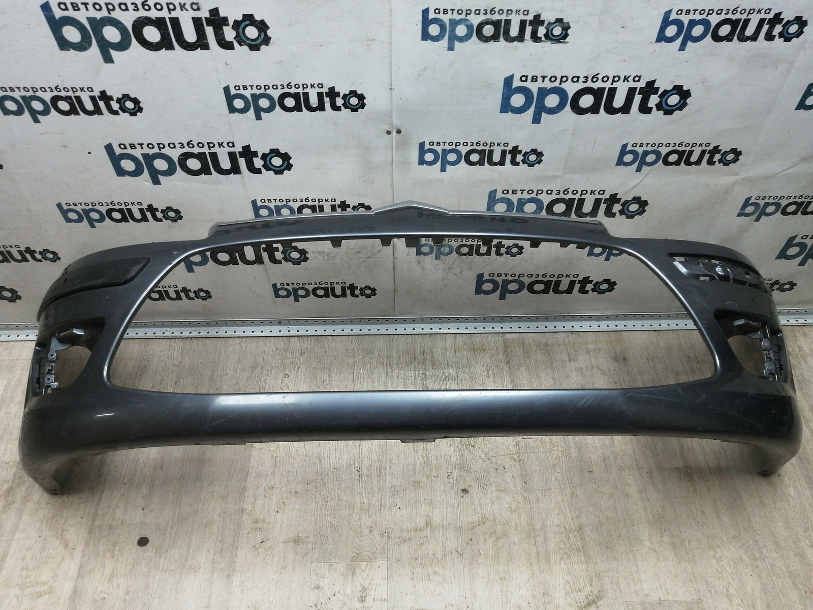 Фотография детали AA045224; Бампер передний; без паркт.; без омыват. (9684505677) для Citroen C4/БУ; Оригинал; Р1, Мелкий дефект; . Фото номер 1