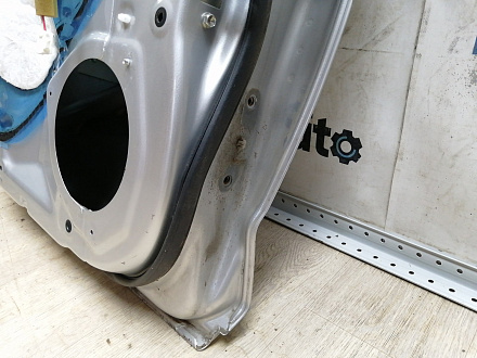 AA045293; Дверь задняя левая, под расширитель, Long (67004-42110) для Toyota Rav4/БУ; Оригинал; Р1, Мелкий дефект; 