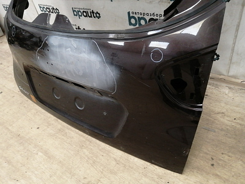 Фотография детали AA037964; Крышка багажника (901523137R) для Renault Kaptur/БУ; Оригинал; Р2, Удовлетворительное; . Фото номер 11