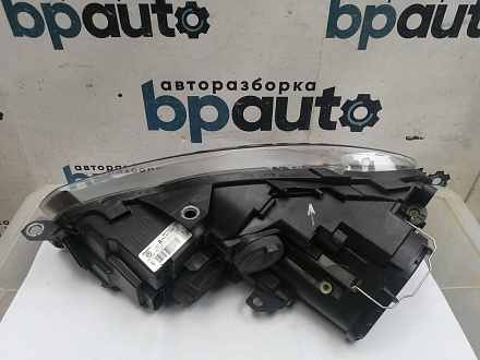 AA046037; Фара галоген правая (5K1941006P) для Volkswagen Golf/БУ; Оригинал; Р1, Мелкий дефект; 