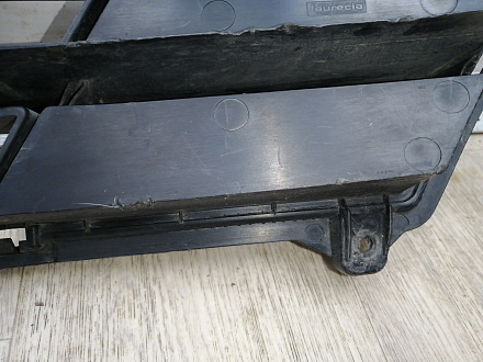 AA045107; Решетка переднего бампера (86561-4L500) для Hyundai Solaris/БУ; Оригинал; Р1, Мелкий дефект; 