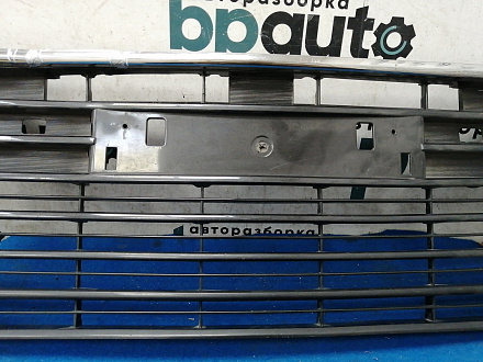 AA030955; Решетка переднего бампера (53112-33160) для Toyota Camry 55 рест. (2014 — 2017)/БУ; Оригинал; Р2, Удовлетворительное; 