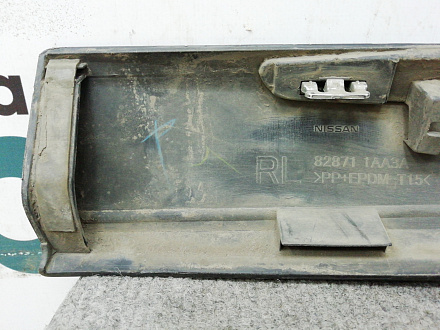AA006846; Накладка задней левой двери с хромом (82871-1AA3A) для Nissan Murano Z51/БУ; Оригинал; Р2, Удовлетворительное; 