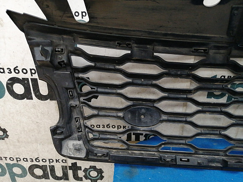 Фотография детали AA033727; Решетка радиатора (JK52-8200-BC) для Land Rover Range Rover IV рест. L405 (2017- н.в.)/БУ; Оригинал; Р2, Удовлетворительное; . Фото номер 17