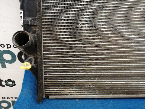 Фотография детали AA037830; Радиатор охлаждения, V-2.2, автомат, дизель (16400-26410) для Toyota Rav4/БУ; Оригинал; Р2, Удовлетворительное; . Фото номер 5