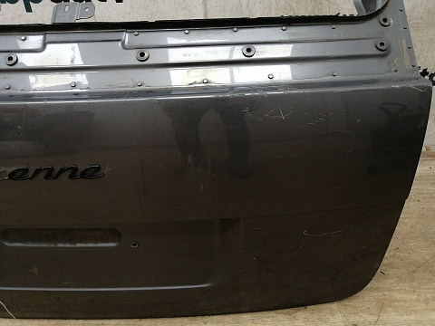 Фотография детали AA033938; Крышка багажника (95551201110GRV) для Porsche Cayenne 955 957/БУ; Оригинал; Р3, Под восстановление; . Фото номер 5