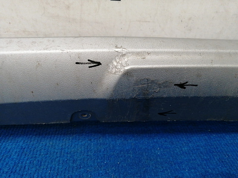 Фотография детали AA038919; Накладка переднего бампера (620720385R) для Renault Kaptur/БУ; Оригинал; Р1, Мелкий дефект; . Фото номер 6
