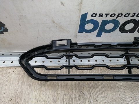 Фотография детали AA045109; Решетка переднего бампера верхняя, М-пакет; под камер. (51118060891) для BMW Х6 II (F16) (2014-2019)/БУ; Оригинал; Р1, Мелкий дефект; . Фото номер 4