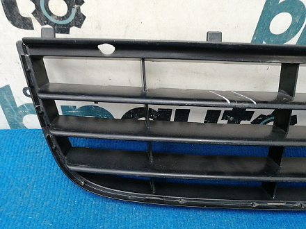 AA038917; Решетка переднего бампера (1K0853677C) для Volkswagen Jetta V (2005- 2010)/БУ; Оригинал; Р1, Мелкий дефект; 