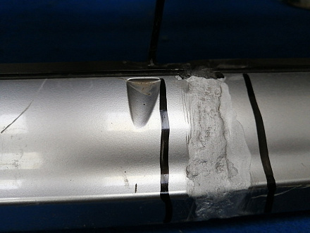 AA033474; Решетка радиатора (53111-48110) для Toyota Highlander II рест. (2010 - 2013)/БУ; Оригинал; Р2, Удовлетворительное; 