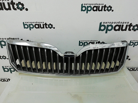 Решетка радиатора Шкода Superb II Liftback рест. 2013-2015, б/у, фото 1