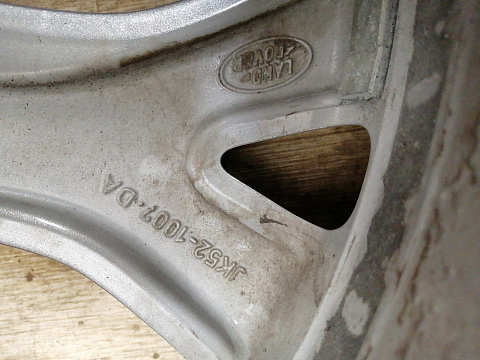 Фотография детали AA033258; Диск литой, 21x9.5J, 5х120, ET49 (JK52-1007-DA) для Land Rover Range Rover/БУ; Оригинал; Р1, Мелкий дефект; . Фото номер 11