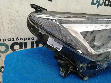 AA037193; Фара светодиодная правая (81145-42680) для Toyota Rav4 40 рест. (2015 — 2019)/БУ; Оригинал; Р1, Мелкий дефект; 
