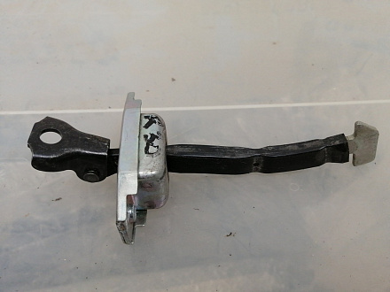 AA044273; Ограничитель двери задний левый (68640-42030) для Toyota Rav4/БУ; Оригинал; Р0, Хорошее; 