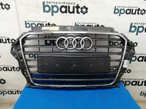 Решётка радиатора Ауди A3 III 8V Sportback 5D 2012-2016, б/у, фото 1