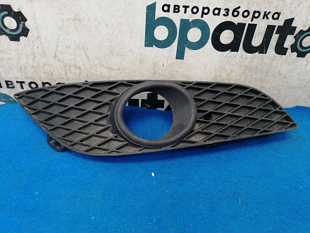 AA028488; Накладка ПТФ правая (13225765) для Opel Astra/БУ; Оригинал; Р1, Мелкий дефект; 