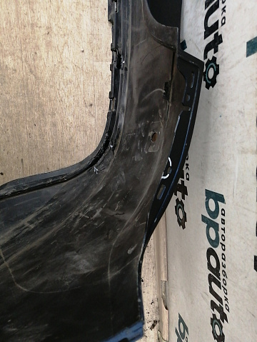 Фотография детали AA038477; Бампер задний; под паркт. (60U 807 421 B) для Skoda Rapid/БУ; Оригинал; Р1, Мелкий дефект; . Фото номер 9