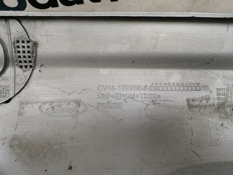 Фотография детали AA036112; Юбка заднего бампера (CV44-17F765-ABW) для Ford Kuga/БУ; Оригинал; Р1, Мелкий дефект; . Фото номер 8